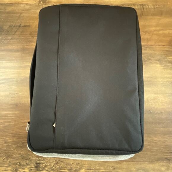 MacBook Pro 13” 2016-2020 black soft case with hardshell - Picture 6 of 7